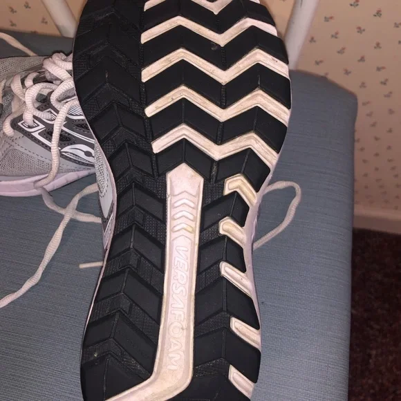 Saucony Wmn’s Running Sneakers - Picture 5 of 9